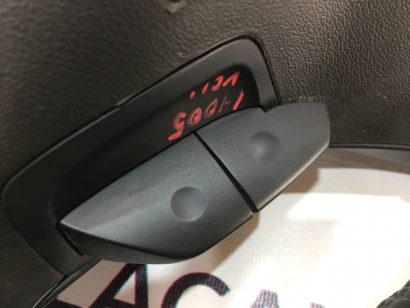 Кнопки управления (на руле) лев низ Chevrolet Volt 16- 23347580