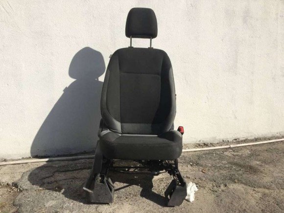 Пассажирское сидение Ford Escape MK3 13-19 без airbag, тряпка, черно-серое CJ5Z7862900AE
