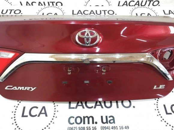 Молдинг крышки багажника Toyota Camry v55 15-17 usa LE 76801-06611