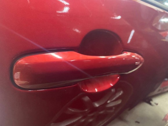 Ручка двери внешняя перед прав Toyota Prius prime 16- keyless red 3T7 69210-47051